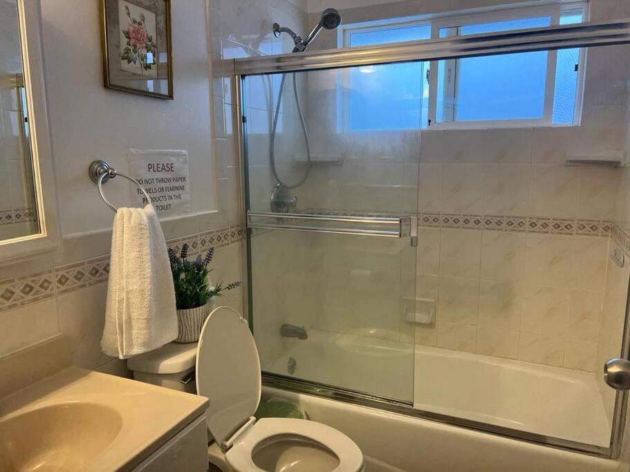 Affordable Private Rooms With Shared Bath Kitchen Near Sfo Daly City Exteriör bild