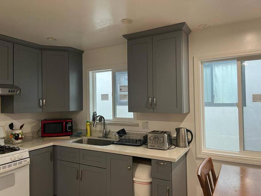 Affordable Private Rooms With Shared Bath Kitchen Near Sfo Daly City Exteriör bild